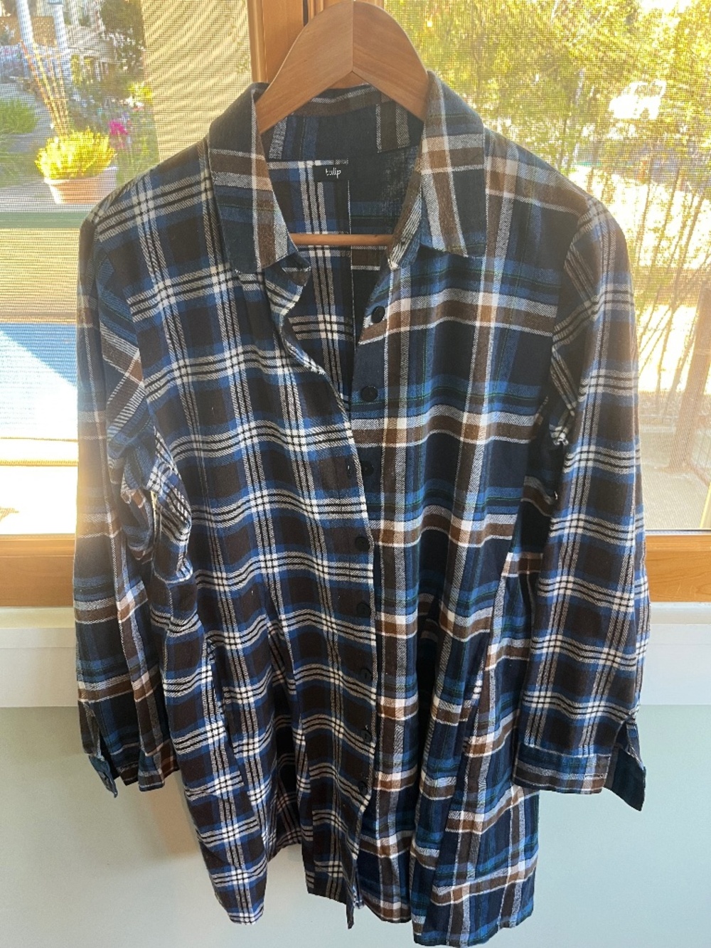 Tulip Flannel Long Shirt. Size Medium